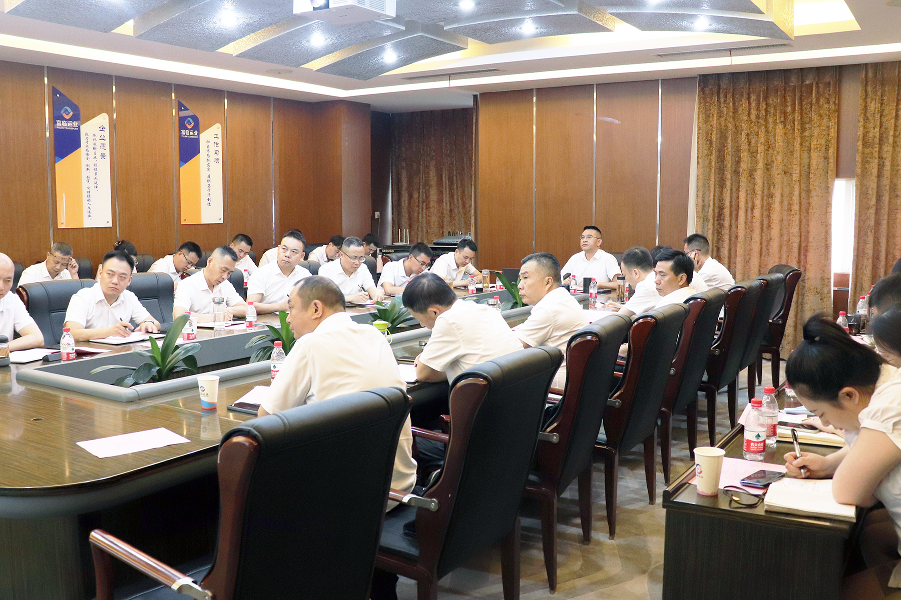 �ڲ�888����Ϊ���ٷ���վ��ҵ����عɹɶ����漯���ֳ��Ӳ쾫�����참��������