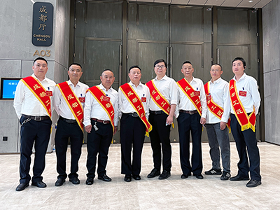 ϲѶ���ڲ�888����Ϊ���ٷ���վ����9��Ա��������Ϊ���ɶ�������