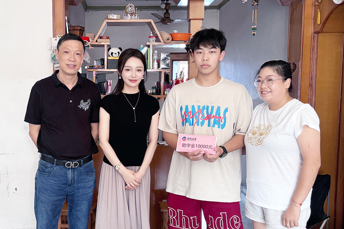 ��ů���������������Զ�����ڲ�888����Ϊ���ٷ���վ��ҵһ��12�꿪չ��������ѧ���˶�